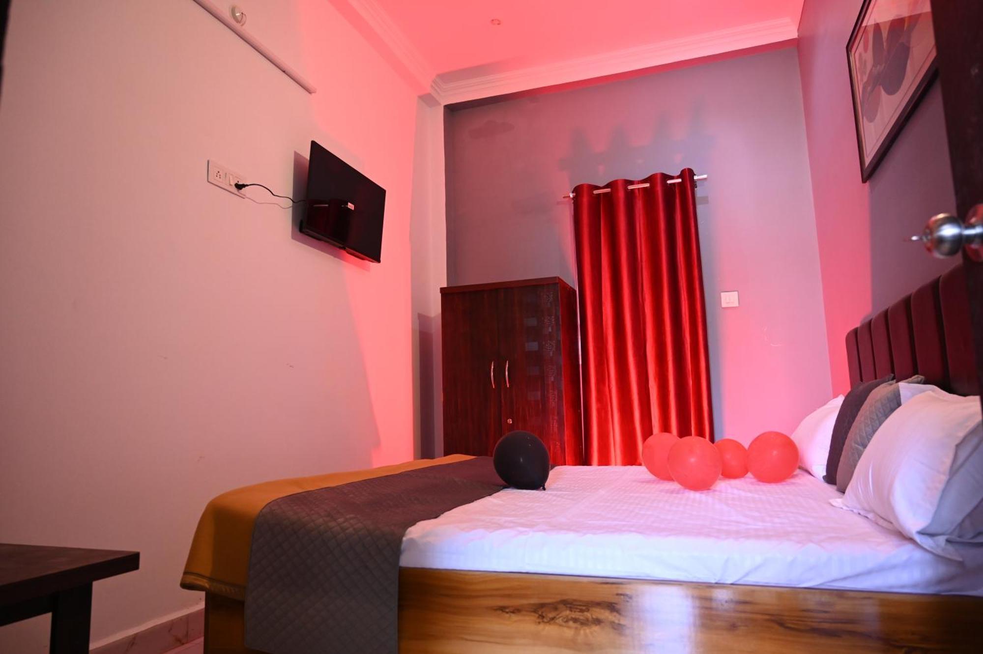 Hotel Ayodhya Paying Guest Bagian luar foto