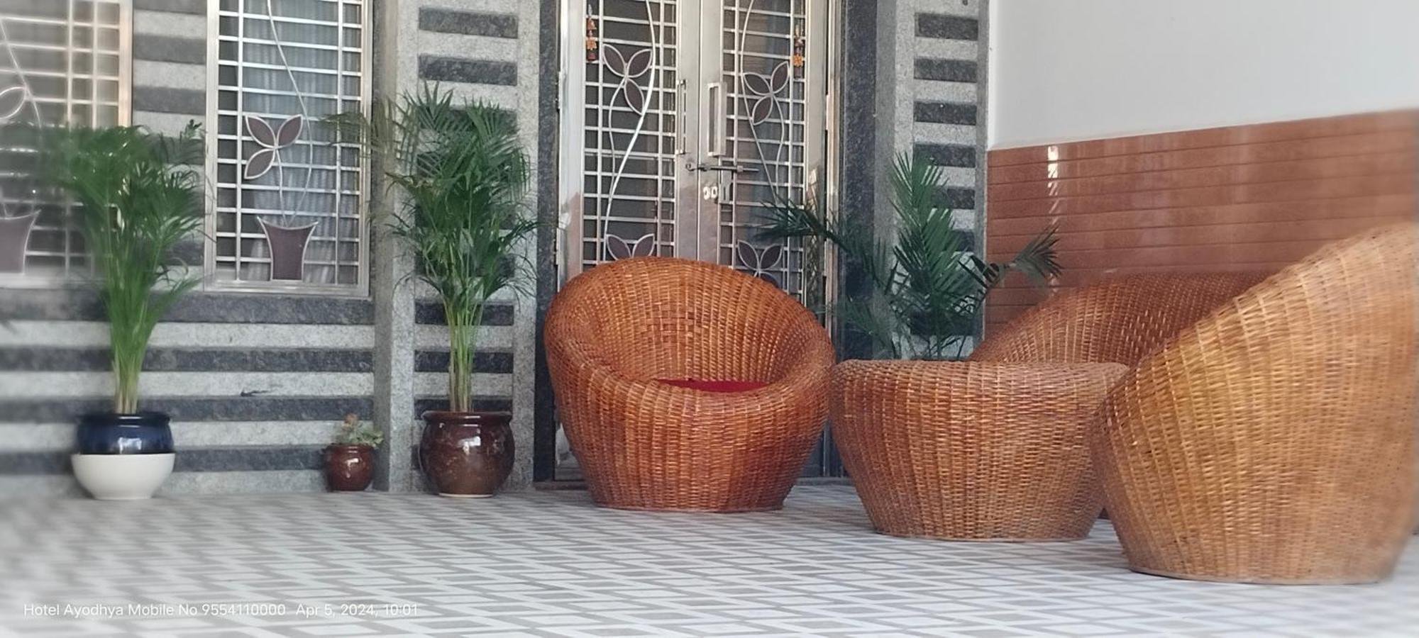 Hotel Ayodhya Paying Guest Bagian luar foto