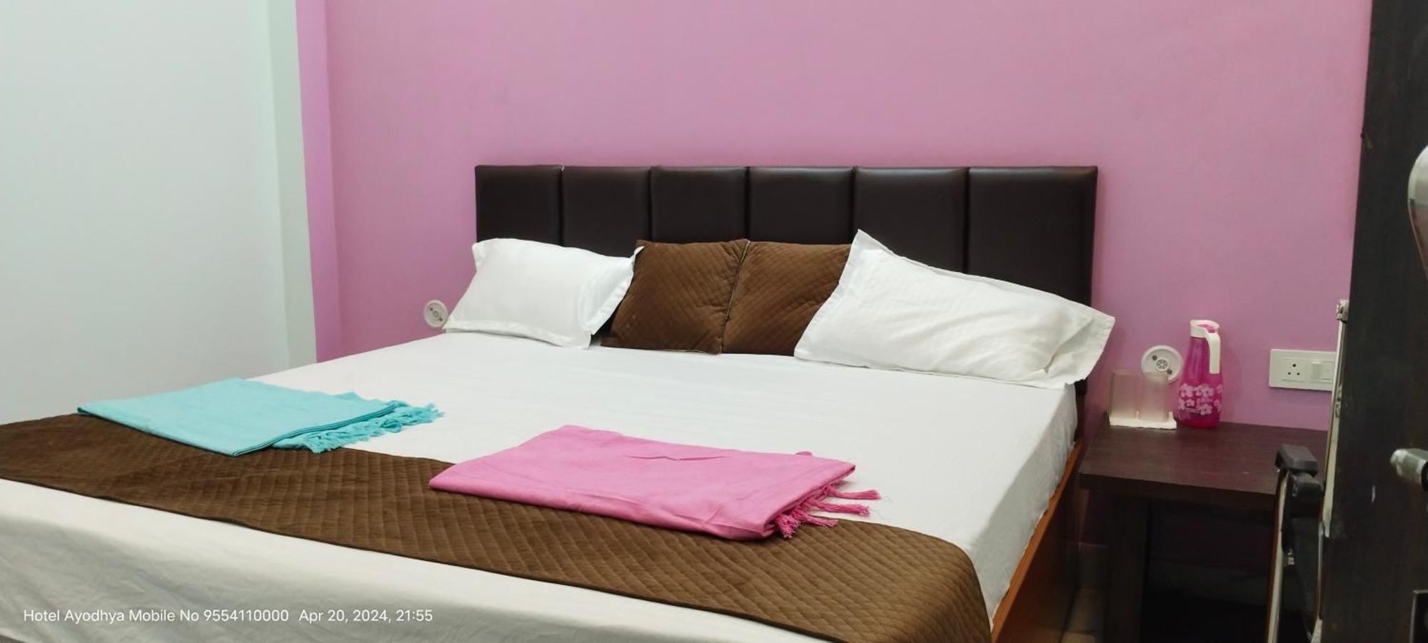 Hotel Ayodhya Paying Guest Bagian luar foto