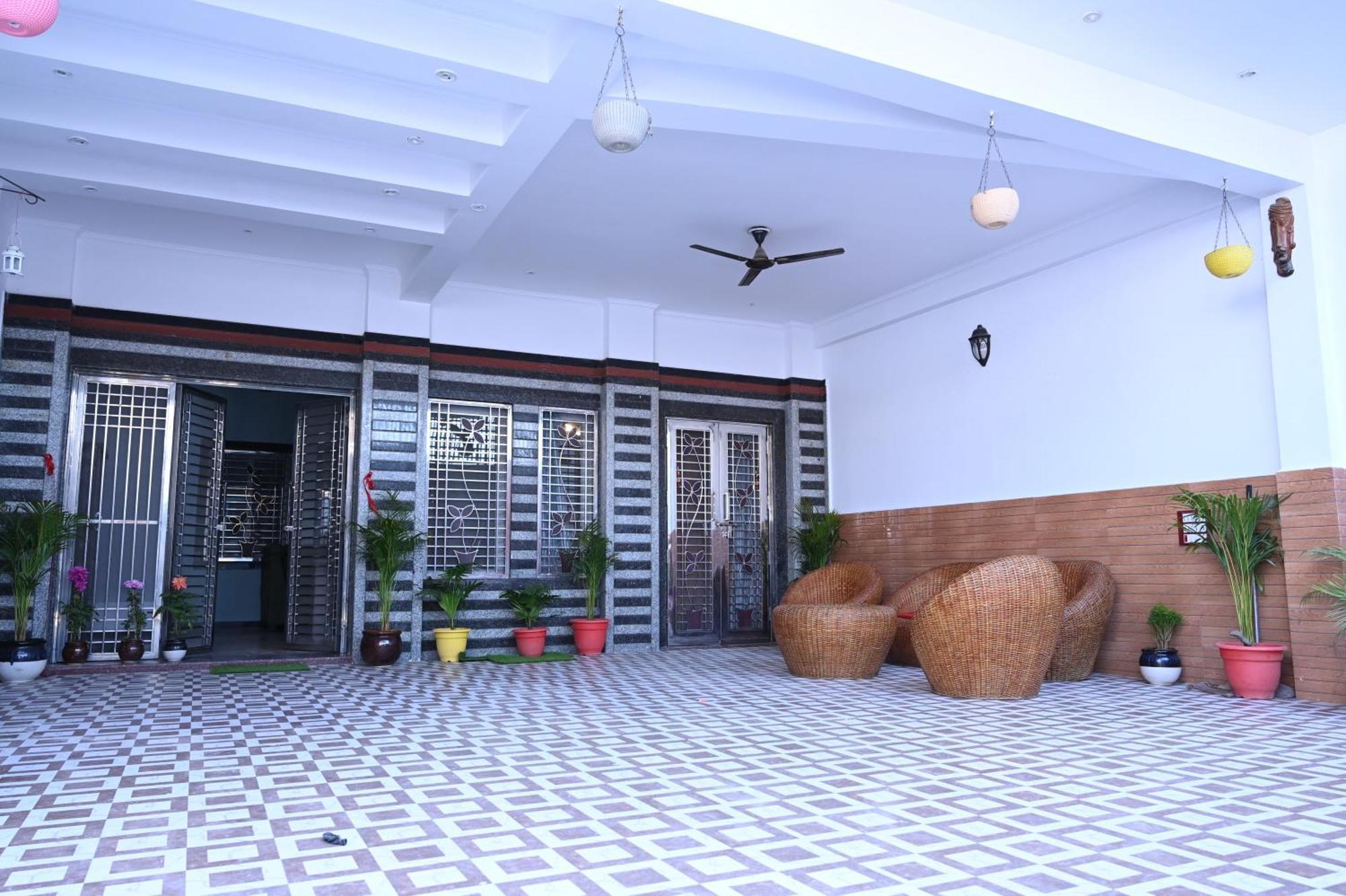 Hotel Ayodhya Paying Guest Bagian luar foto